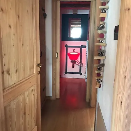 House Of Hearts - Cir10